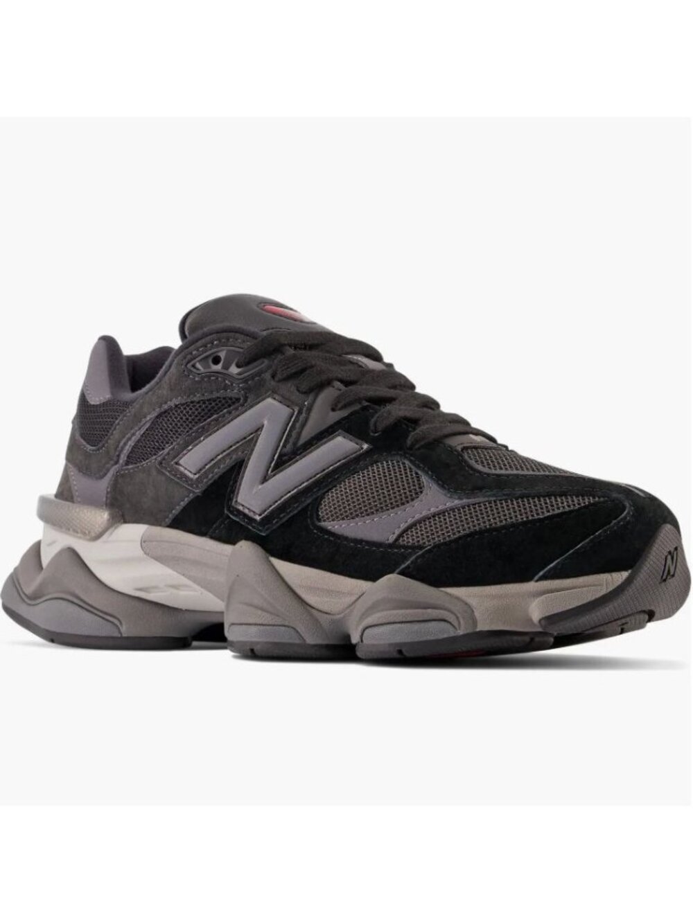 New Balance Men's Athletic Shoe in Black and Gray